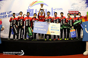 Tim U-17 putra Djarum Kudus berfoto bersama trofi Blibli.com Superliga Junior 2017